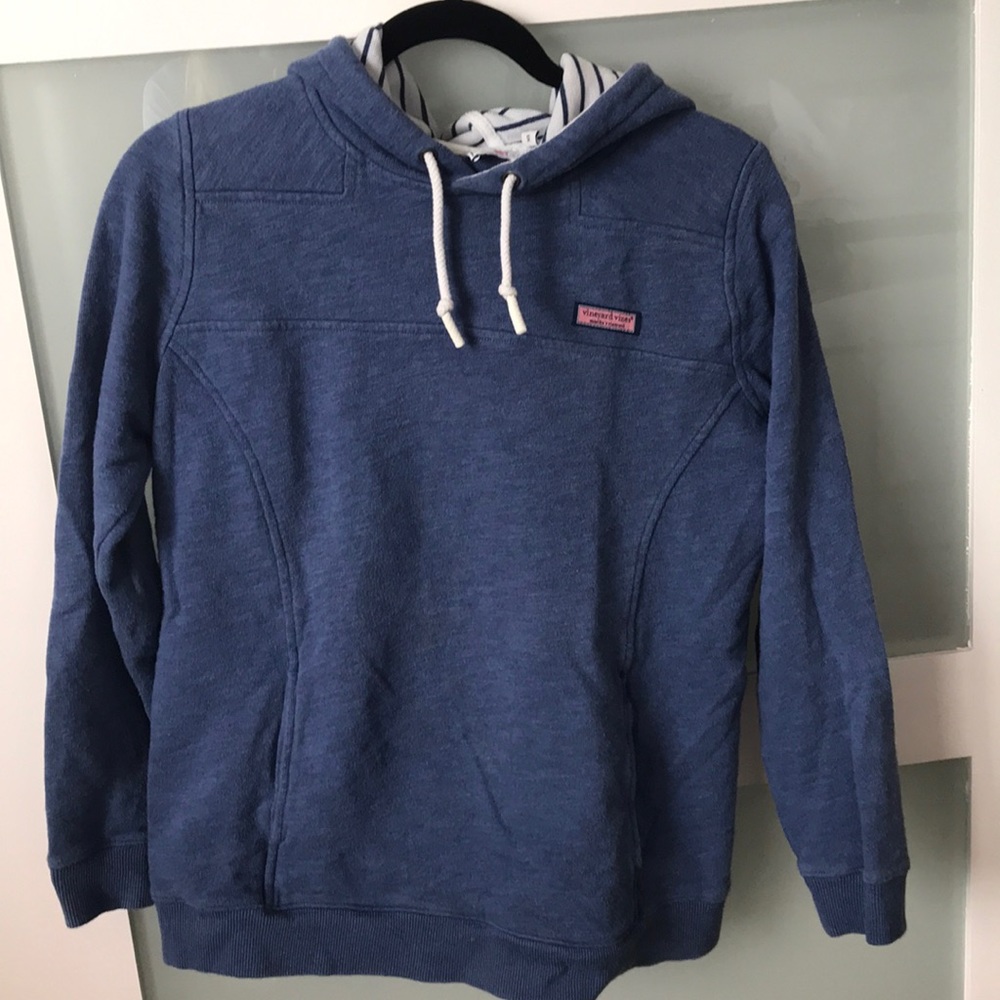 Vineyard Vines sweatshirt